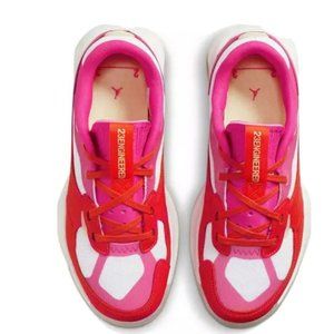 Nike Air Jordan 200E sneakers in Siren Red/Pink Prime Women's Low-Cut